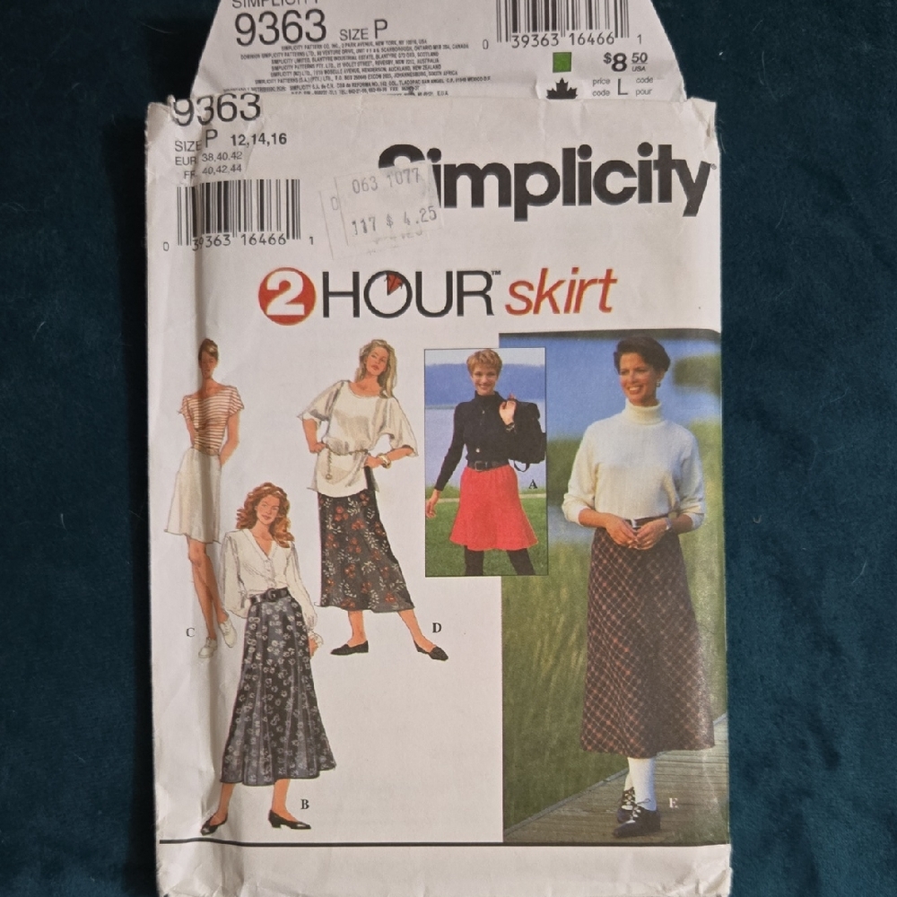 Simplicity Women's Midi Skirt Pattern - Black and Red Floral